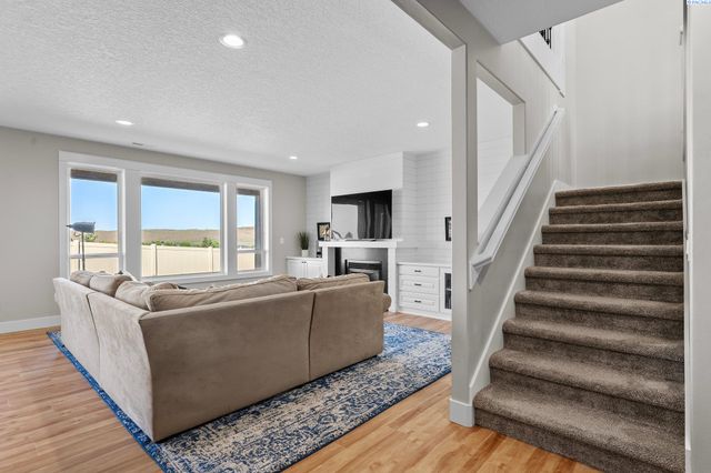 1430 Purple Sage St, Richland, WA 99352