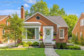 20855 Lochmoor Street, Harper Woods, MI 48225