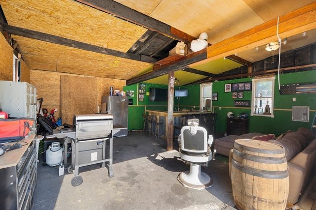 12 Johnson Ave, Peabody, MA 01960