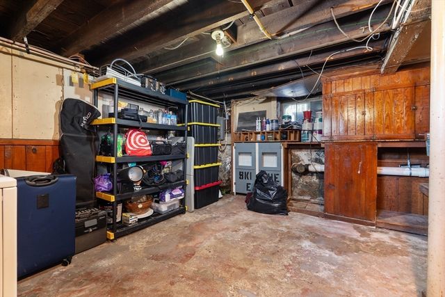 12 Johnson Ave, Peabody, MA 01960