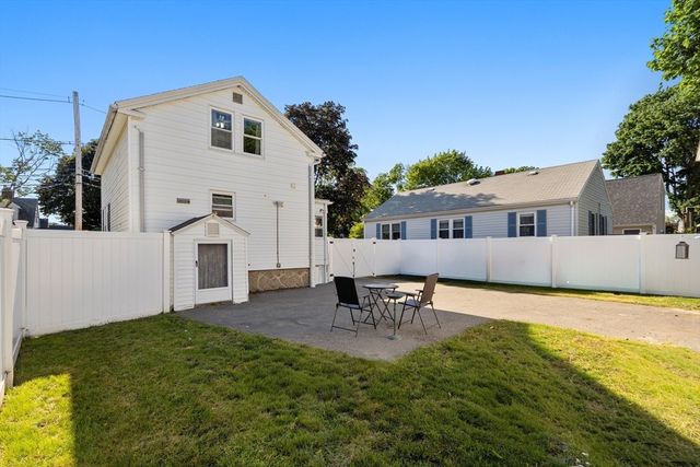12 Johnson Ave, Peabody, MA 01960