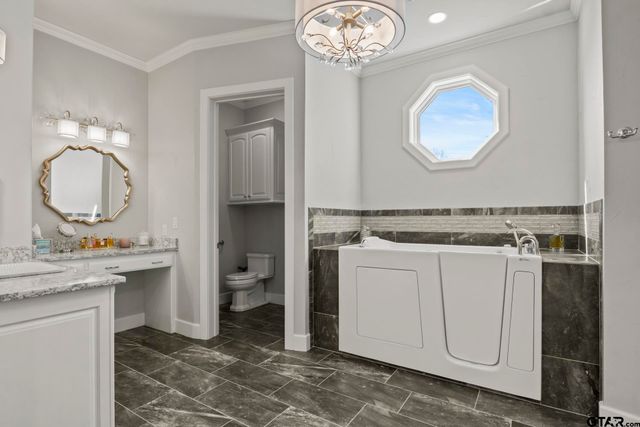 602 Greenhill Park, Mt Pleasant, TX 75455