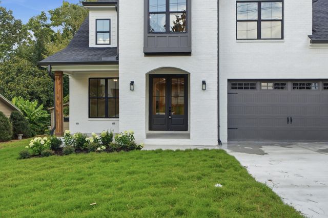 6821 Lakeshore Drive, Chattanooga, TN 37416