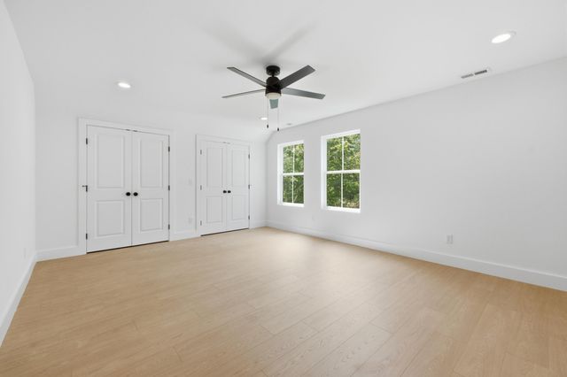 6821 Lakeshore Drive, Chattanooga, TN 37416