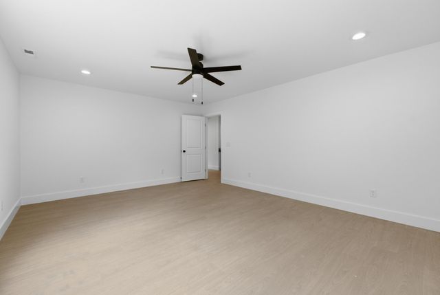 6821 Lakeshore Drive, Chattanooga, TN 37416