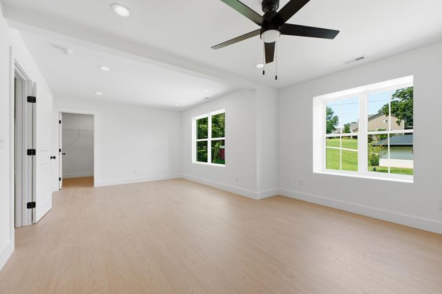 6821 Lakeshore Drive, Chattanooga, TN 37416