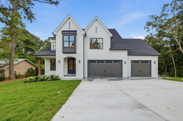 6821 Lakeshore Drive, Chattanooga, TN 37416