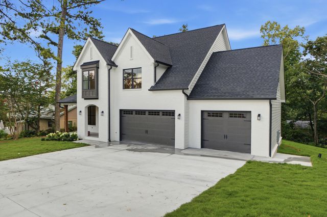 6821 Lakeshore Drive, Chattanooga, TN 37416