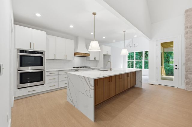 6821 Lakeshore Drive, Chattanooga, TN 37416