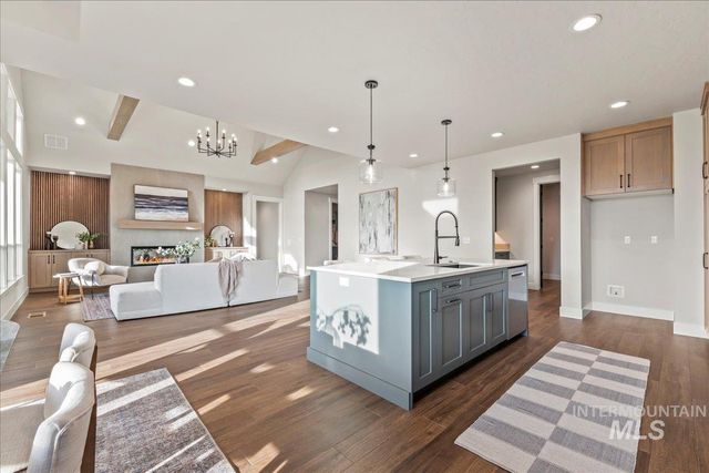 6880 E Chicken Hawk Loop, Nampa, ID 83686