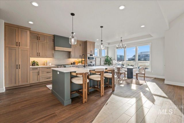 6880 E Chicken Hawk Loop, Nampa, ID 83686