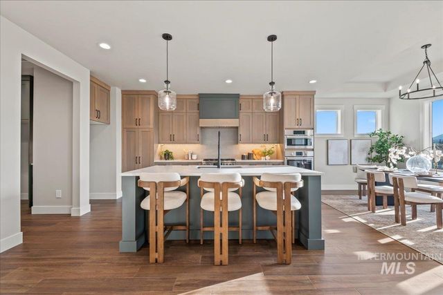 6880 E Chicken Hawk Loop, Nampa, ID 83686