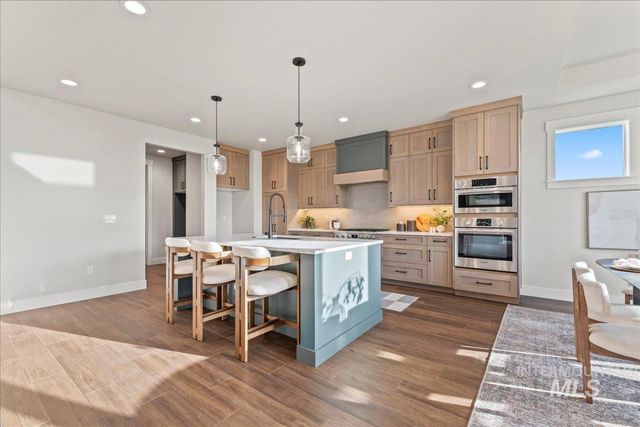 6880 E Chicken Hawk Loop, Nampa, ID 83686