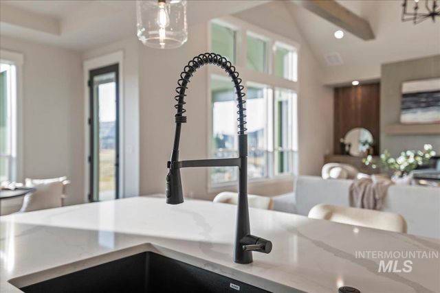 6880 E Chicken Hawk Loop, Nampa, ID 83686