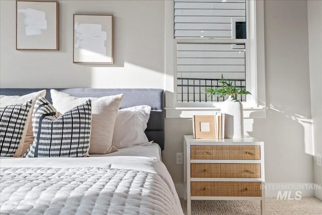 6880 E Chicken Hawk Loop, Nampa, ID 83686