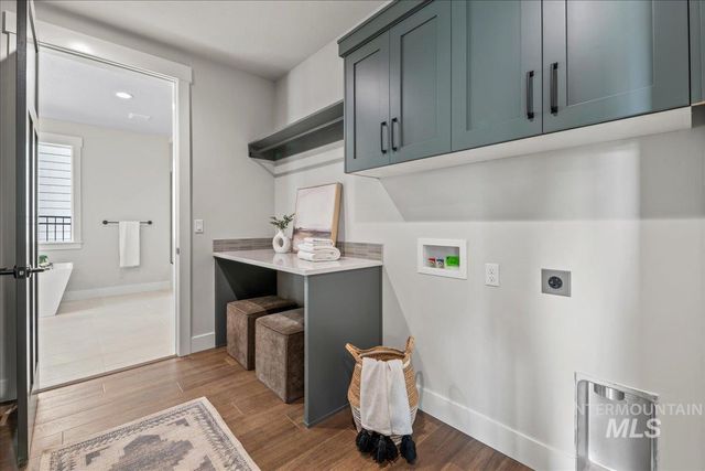 6880 E Chicken Hawk Loop, Nampa, ID 83686