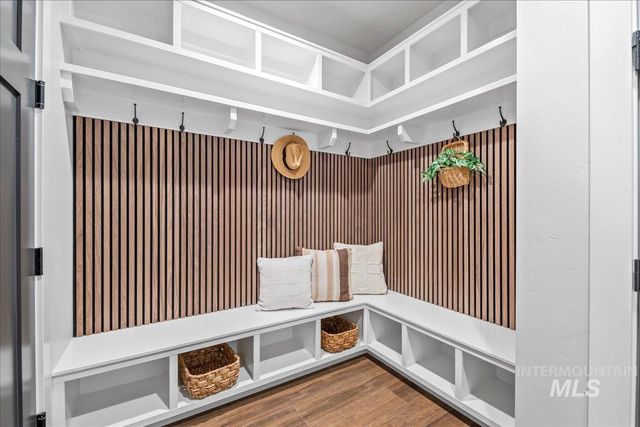 6880 E Chicken Hawk Loop, Nampa, ID 83686