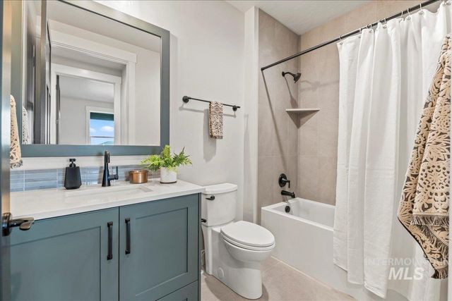 6880 E Chicken Hawk Loop, Nampa, ID 83686