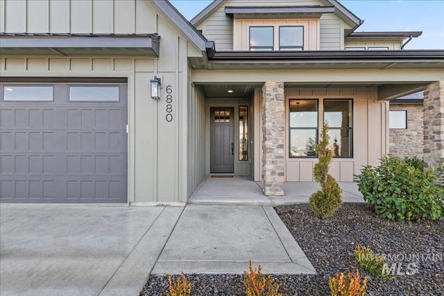 6880 E Chicken Hawk Loop, Nampa, ID 83686