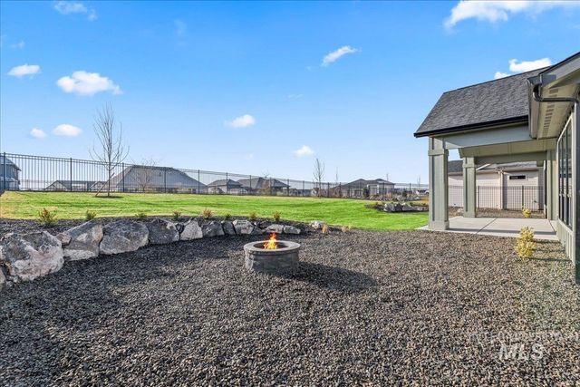 6880 E Chicken Hawk Loop, Nampa, ID 83686