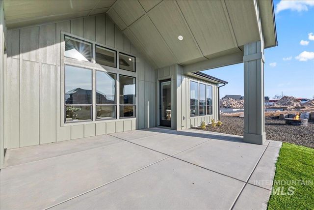 6880 E Chicken Hawk Loop, Nampa, ID 83686