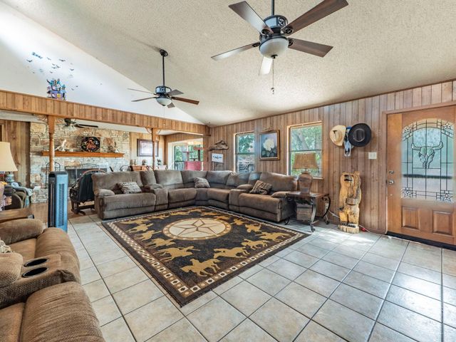 1323 Fm 1966, Maxwell, TX 78656