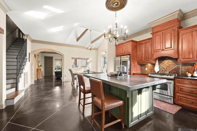 10142 Old World Dr, Baton Rouge, LA 70817