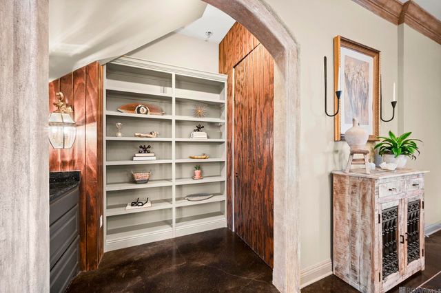 10142 Old World Dr, Baton Rouge, LA 70817