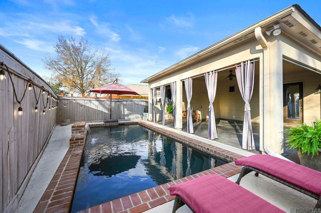 10142 Old World Dr, Baton Rouge, LA 70817