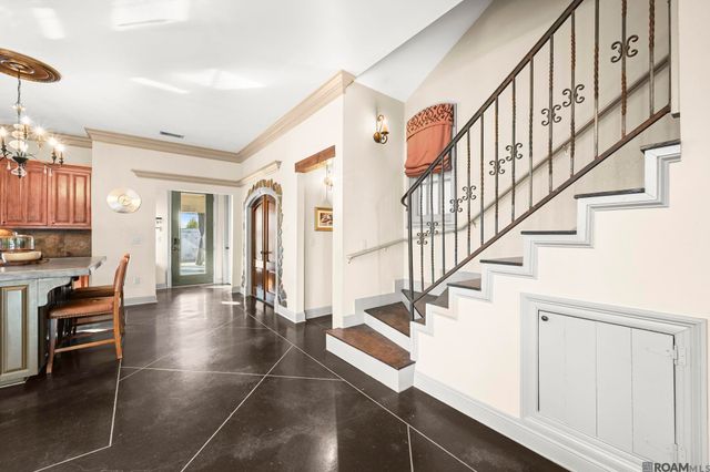 10142 Old World Dr, Baton Rouge, LA 70817