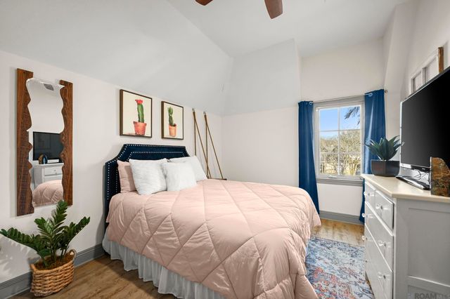 10142 Old World Dr, Baton Rouge, LA 70817