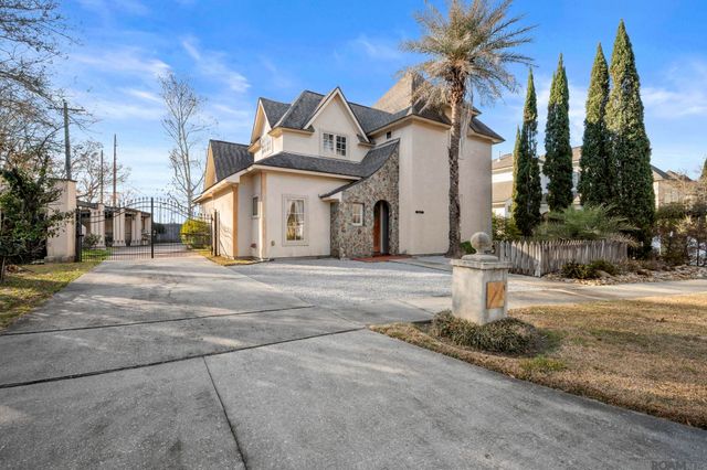 10142 Old World Dr, Baton Rouge, LA 70817