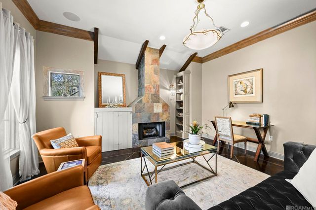 10142 Old World Dr, Baton Rouge, LA 70817