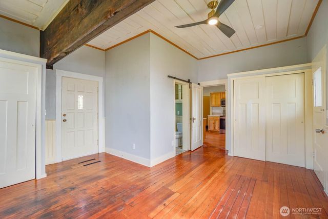 99 Main Street, Cathlamet, WA 98612