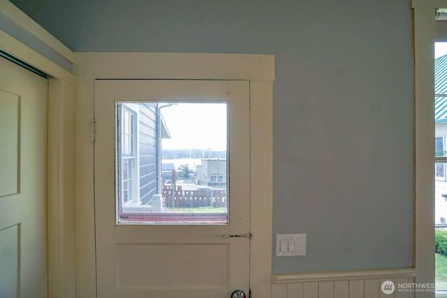 99 Main Street, Cathlamet, WA 98612