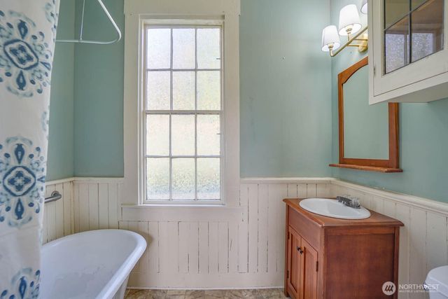 99 Main Street, Cathlamet, WA 98612