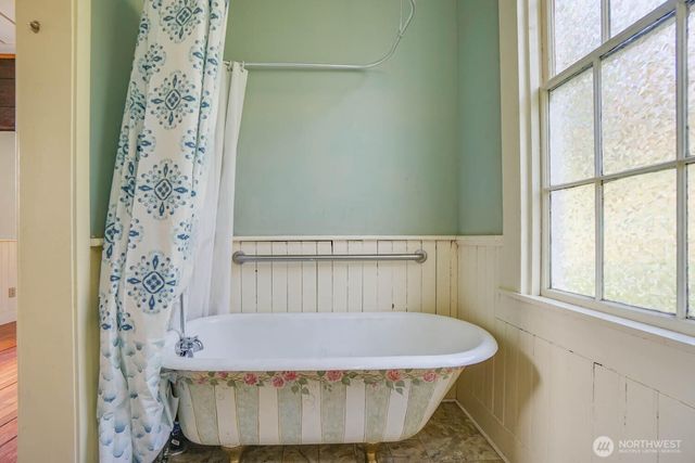 99 Main Street, Cathlamet, WA 98612