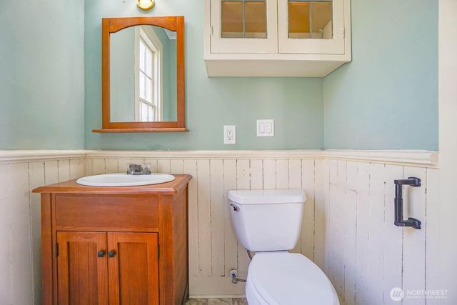 99 Main Street, Cathlamet, WA 98612