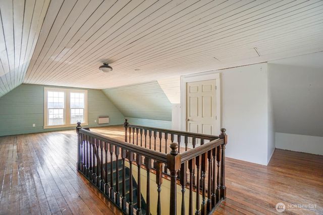 99 Main Street, Cathlamet, WA 98612