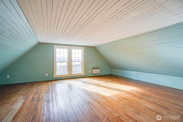 99 Main Street, Cathlamet, WA 98612