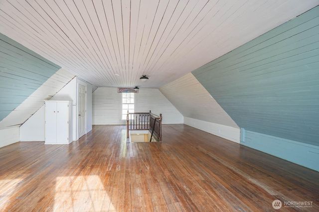 99 Main Street, Cathlamet, WA 98612