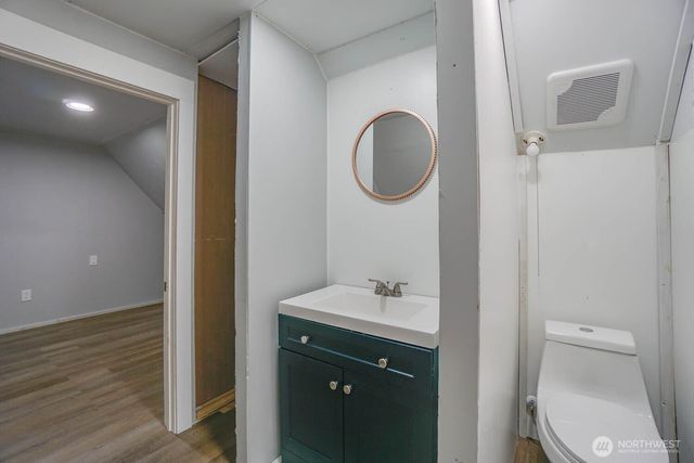 99 Main Street, Cathlamet, WA 98612