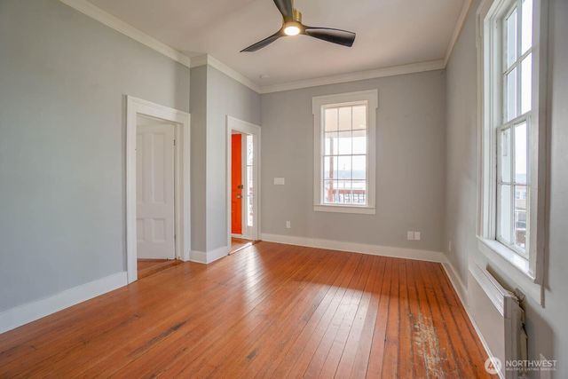 99 Main Street, Cathlamet, WA 98612