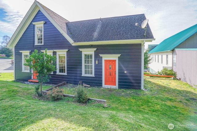 99 Main Street, Cathlamet, WA 98612