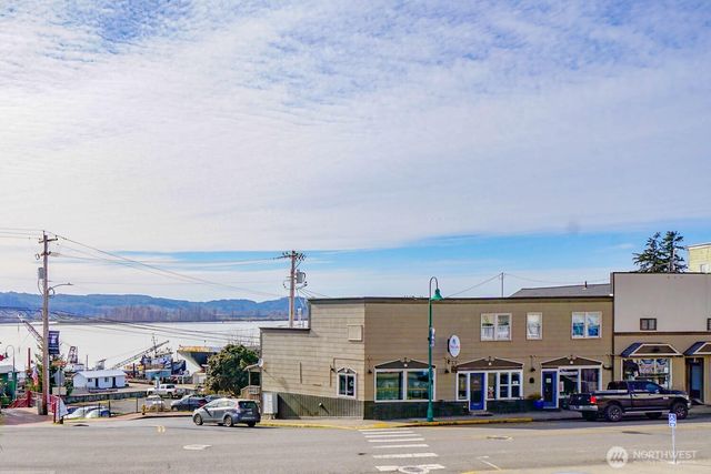 99 Main Street, Cathlamet, WA 98612