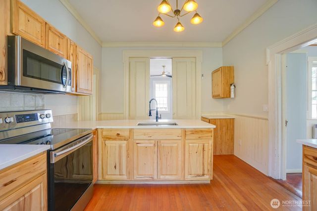 99 Main Street, Cathlamet, WA 98612