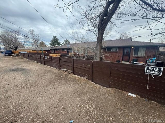 10800 E 4th Way, Aurora, CO 80010