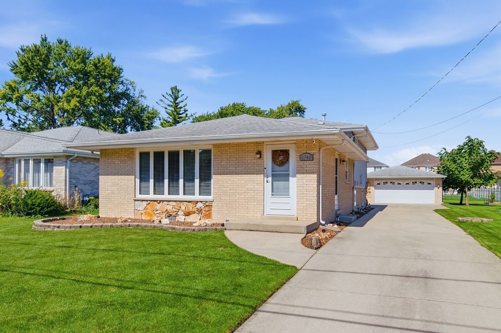 6740 W 92nd Street, Oak Lawn, IL 60453 — exterior