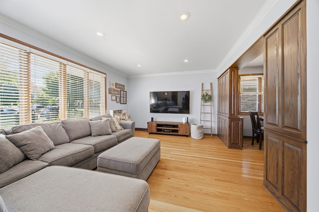 6740 W 92nd Street, Oak Lawn, IL 60453 — photo 3