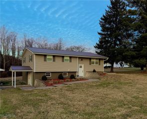 2053 Mcgill Road, Belpre, OH 45714